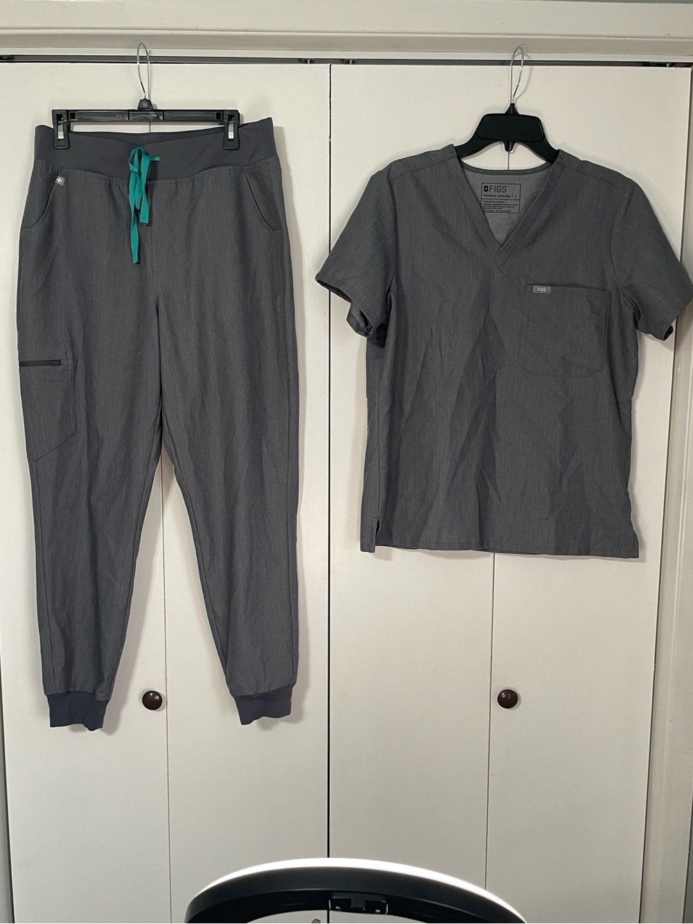Figs Womens Gray Scrub Joggers with Teal Drawstring